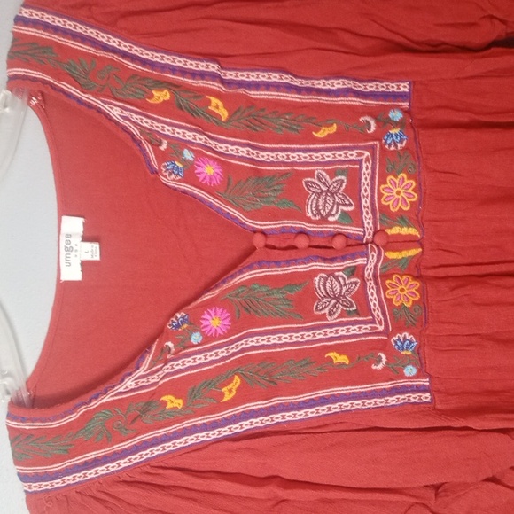 Umgee Women's Embroidered Red Tunic Pullover Top Size Large - Picture 3 of 6